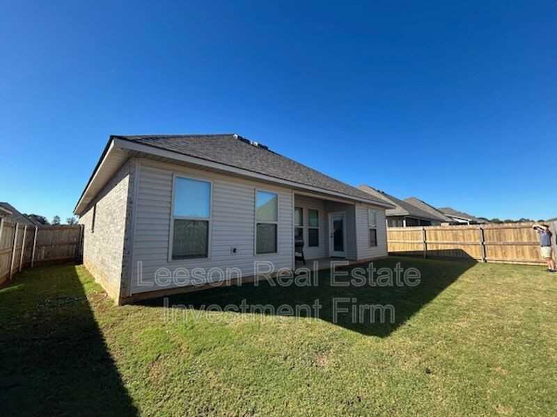 253 Berkshire Place - Photo 3 of 4