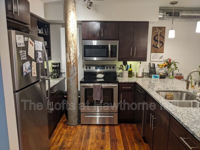 1101 Hawthorne Lane #215 - Photo 4 of 9