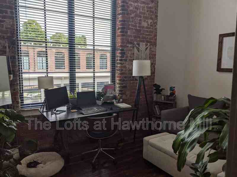 1101 Hawthorne Lane #215 - Photo 7 of 9