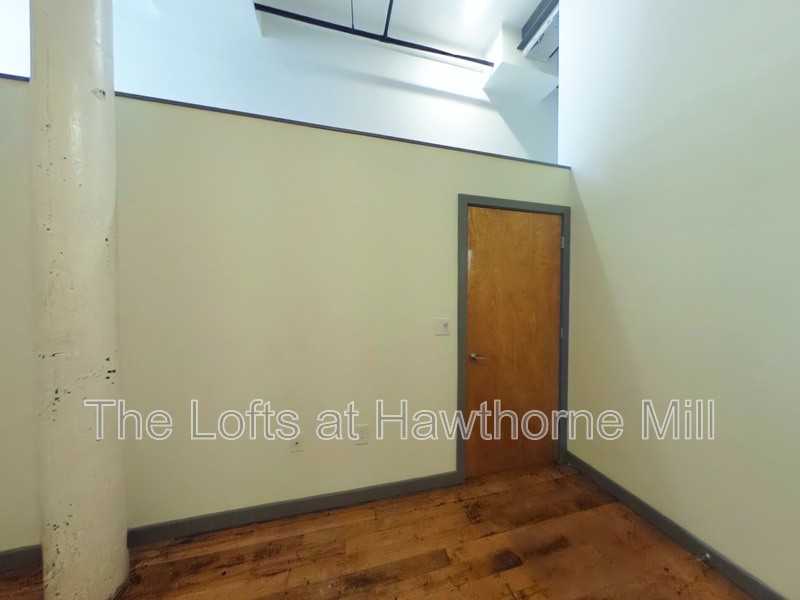 1101 Hawthorne Lane #112 - Photo 5 of 7