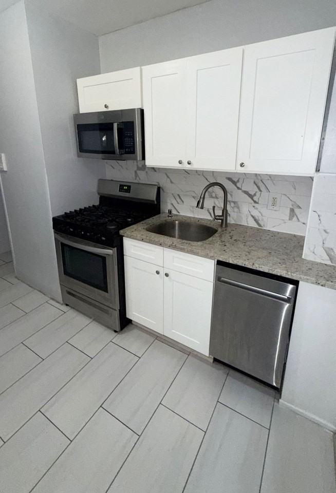 64-Glenwood Arms, LLC - Photo 2 of 25