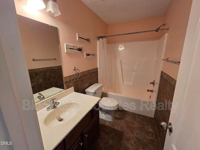 143 Rawhide Dr - Photo 7 of 17