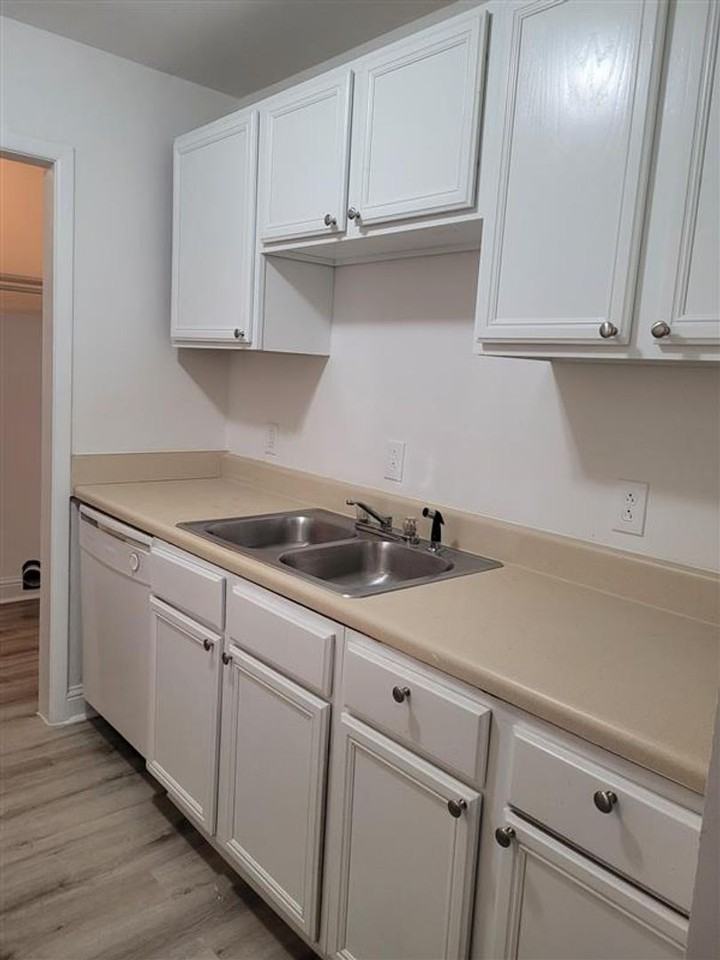 CLIFFS APARTMENT HOLDINGS LLC - Photo 3 of 4