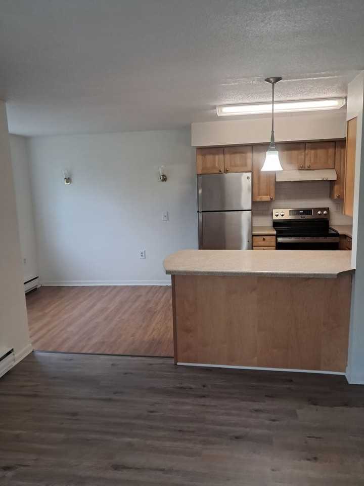 Maple Knoll Apartments - Photo 2 of 8