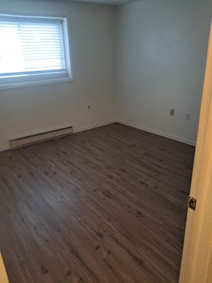 Maple Knoll Apartments - Photo 6 of 8