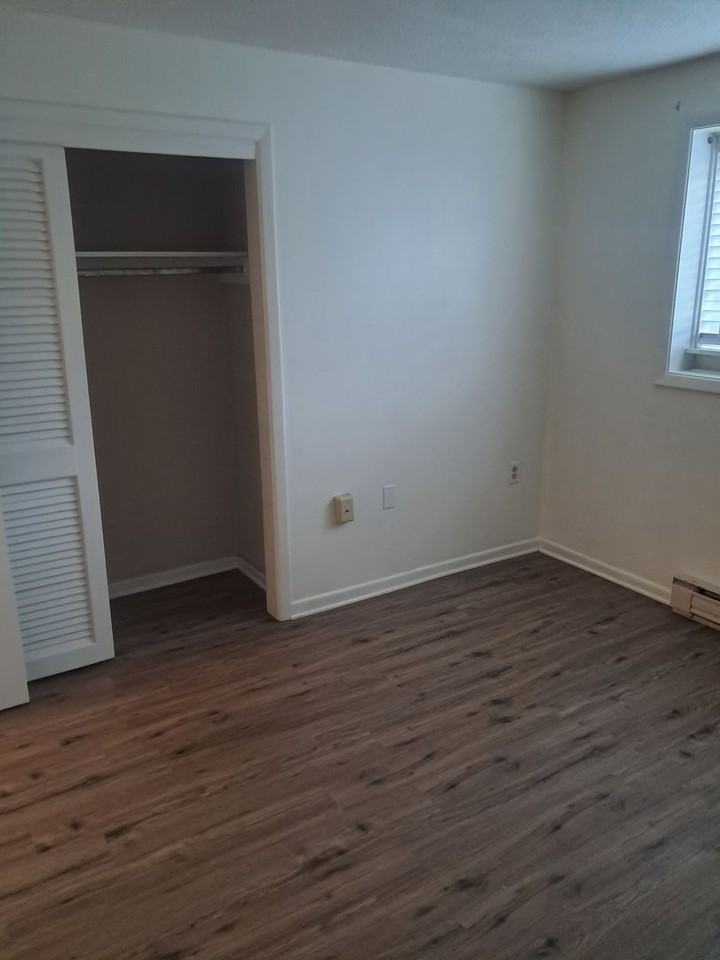 Maple Knoll Apartments - Photo 7 of 8