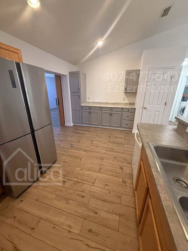 1143 Madura Drive - Photo 5 of 17