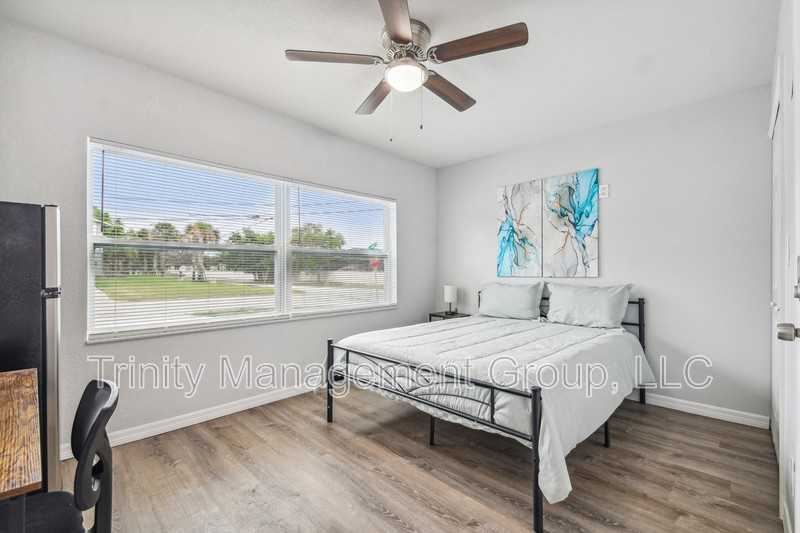 380 Jeru Blvd - Photo 2 of 21