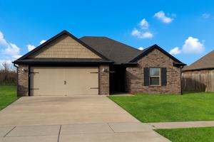 featured image of 802 Southwest Cabriolet Street