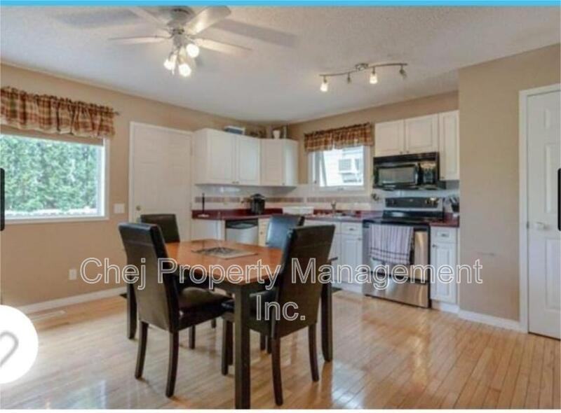 838 118a Street NW - Photo 2 of 8