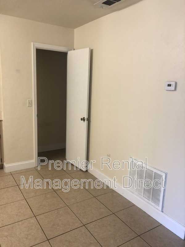 1306 Shady Ter #1 - Photo 3 of 6