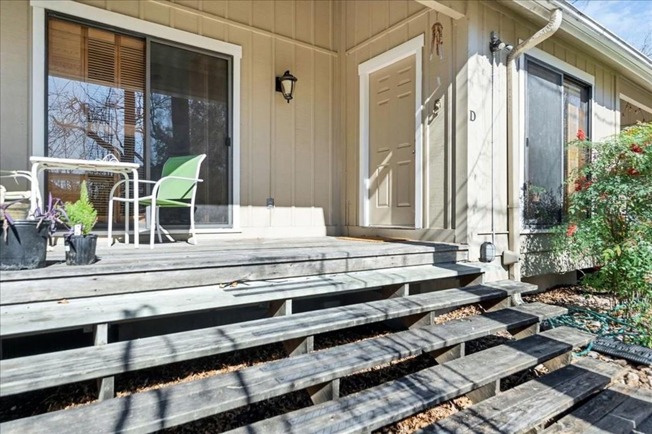 2904 Pearl St #B - Photo 3 of 15