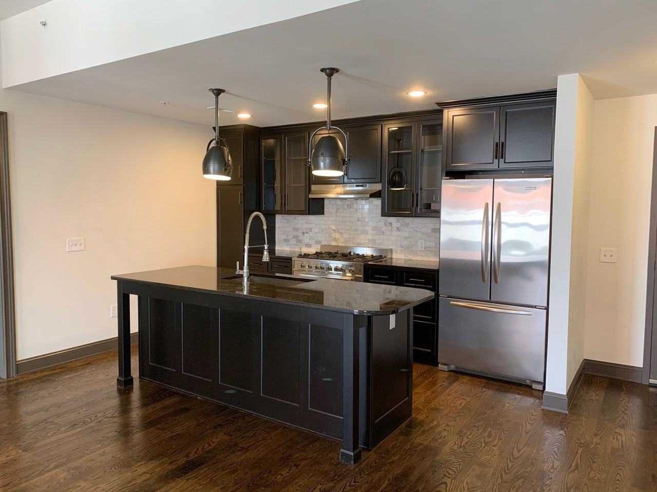 939res - Photo 2 of 50