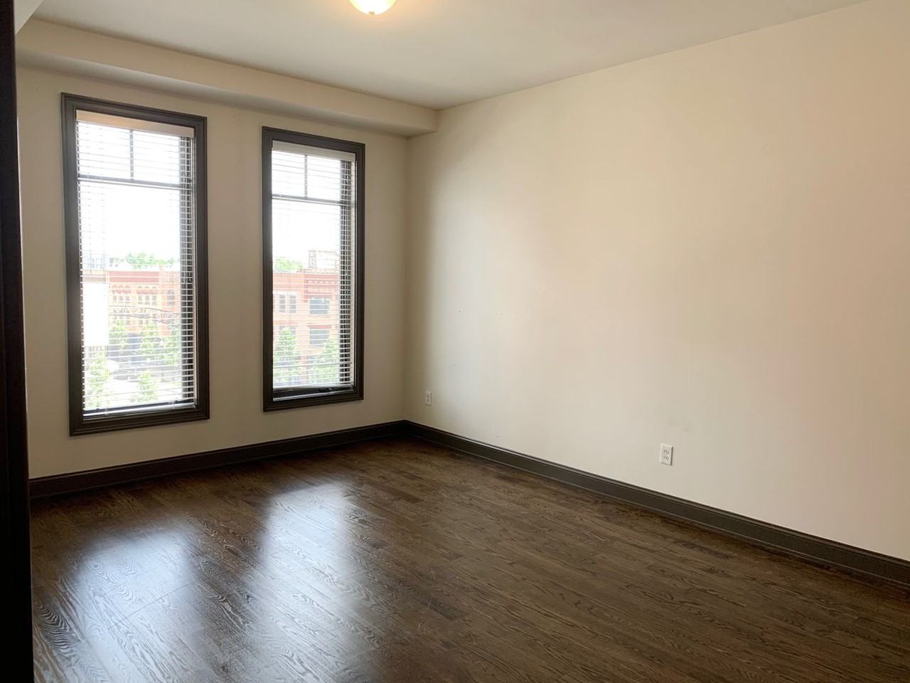 939res - Photo 6 of 50