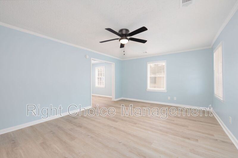 519 Parkchester Drive - Photo 4 of 18