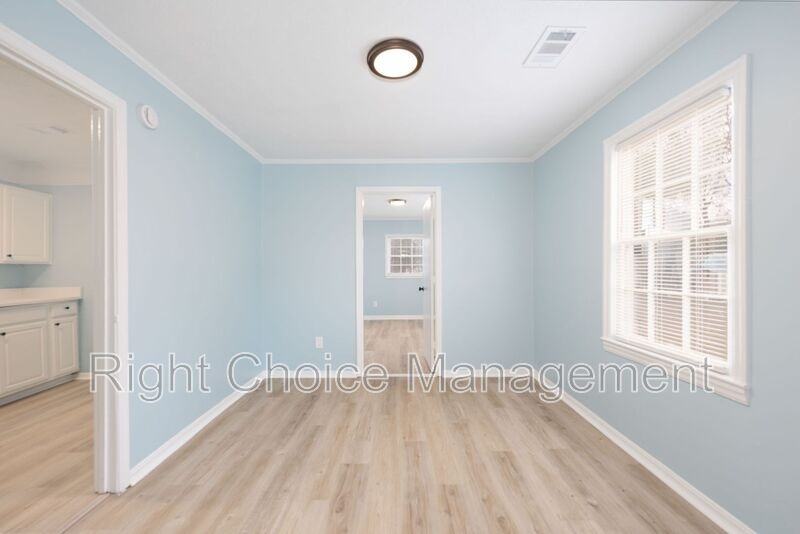 519 Parkchester Drive - Photo 5 of 18