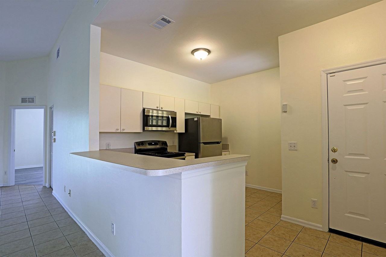 4117 Bellasol Cir ##121 - Photo 3 of 16