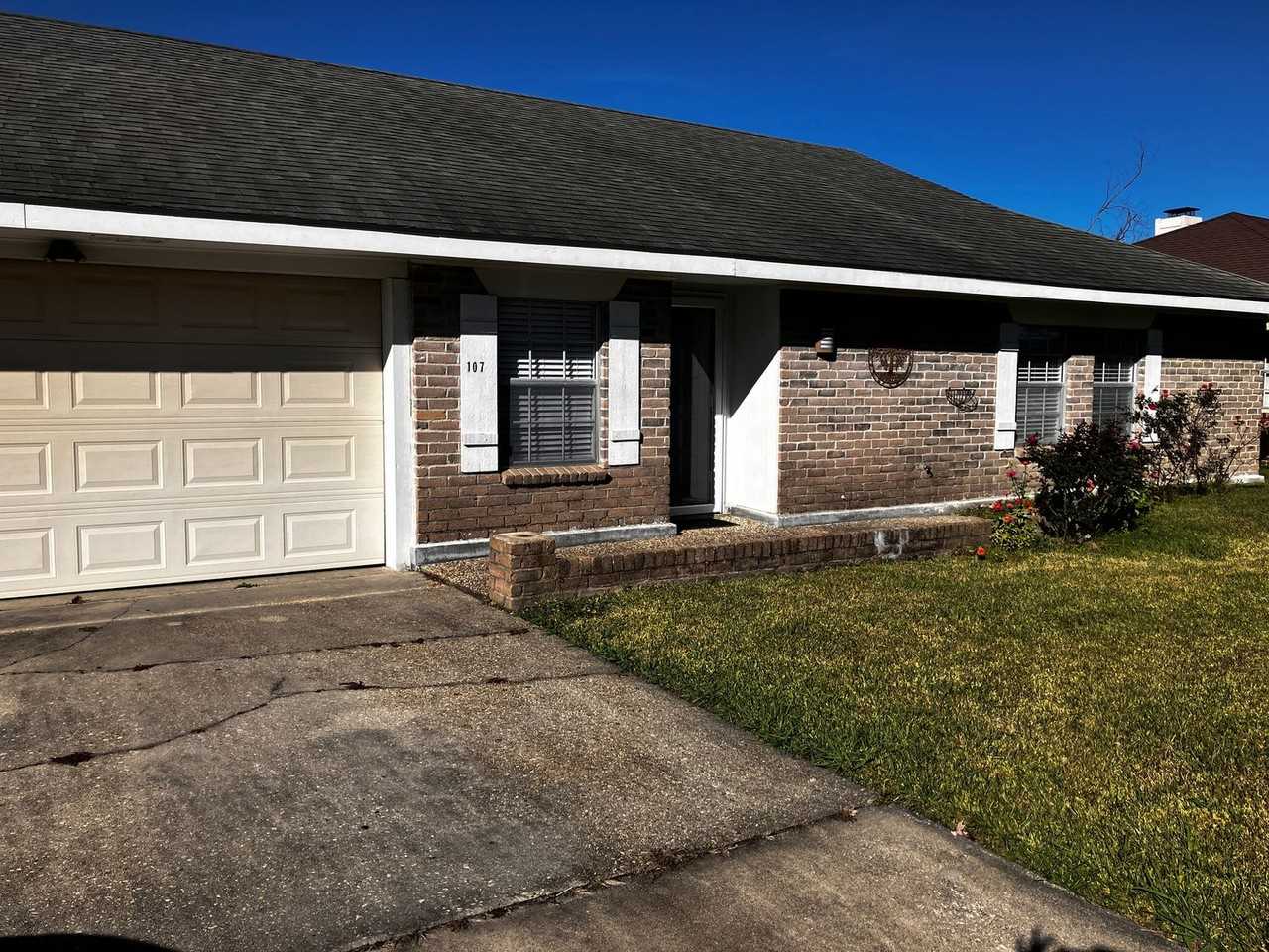 107 St Nicholas Drive - Photo 2 of 33