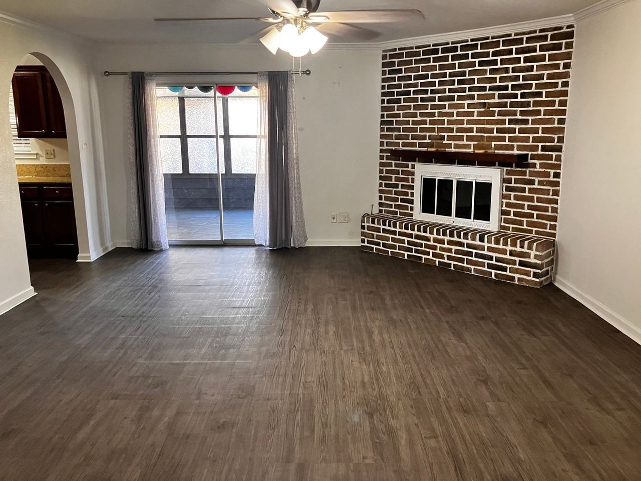 107 St Nicholas Drive - Photo 4 of 33