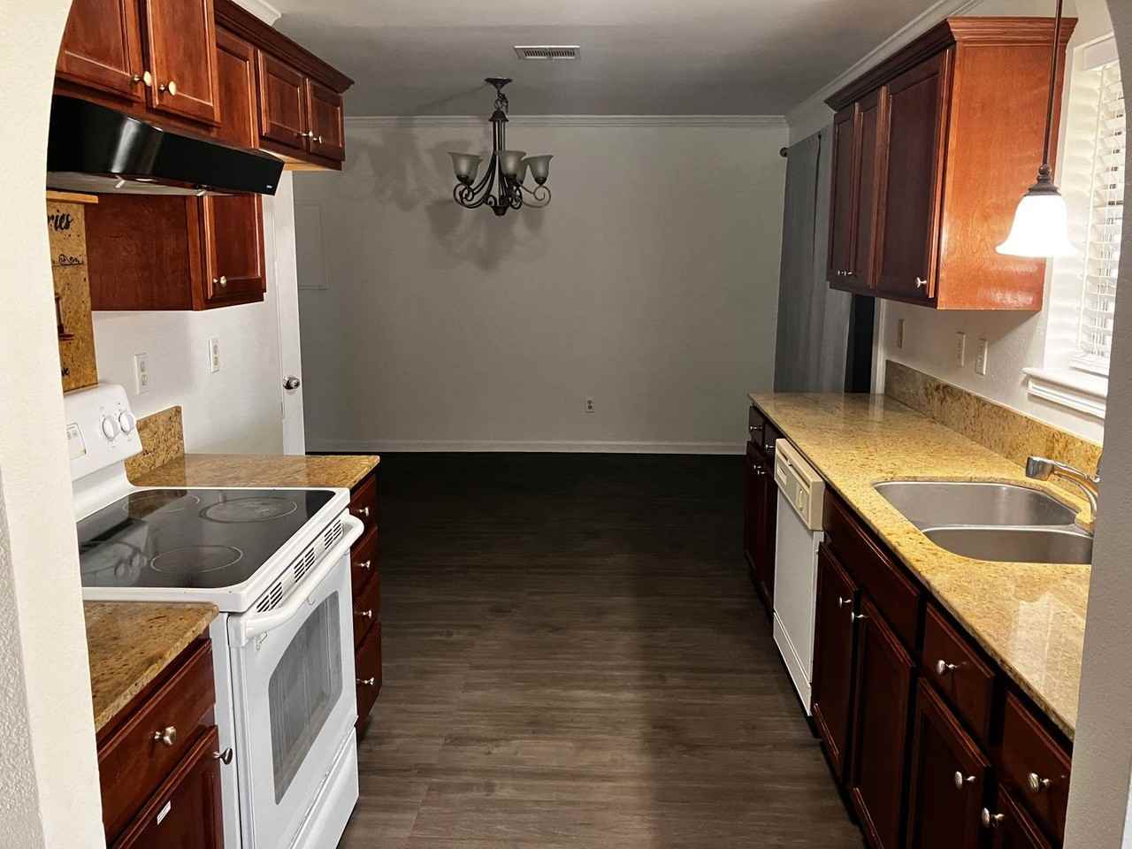 107 St Nicholas Drive - Photo 7 of 33