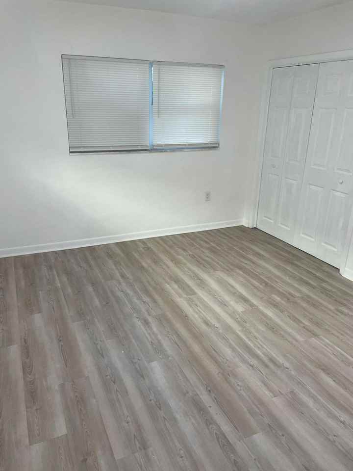 1424 Spring Lane Apt 1-4 - Photo 2 of 6