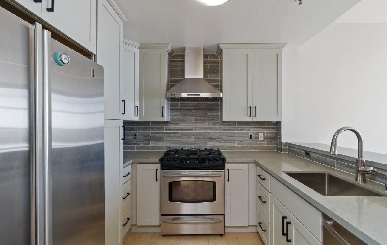 1600 Webster St - Photo 5 of 7