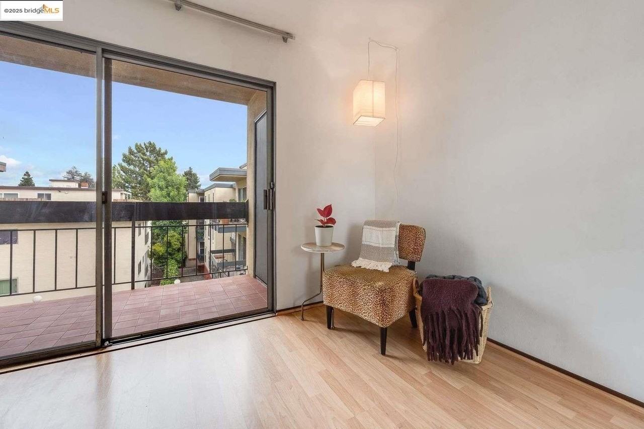 500 Vernon St - Photo 7 of 9