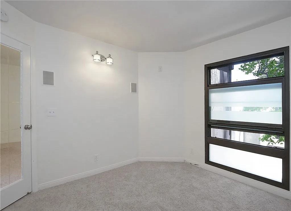 8650 Gulana Ave - Photo 5 of 8