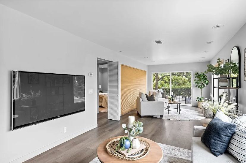 540 Hawthorn St - Photo 2 of 11