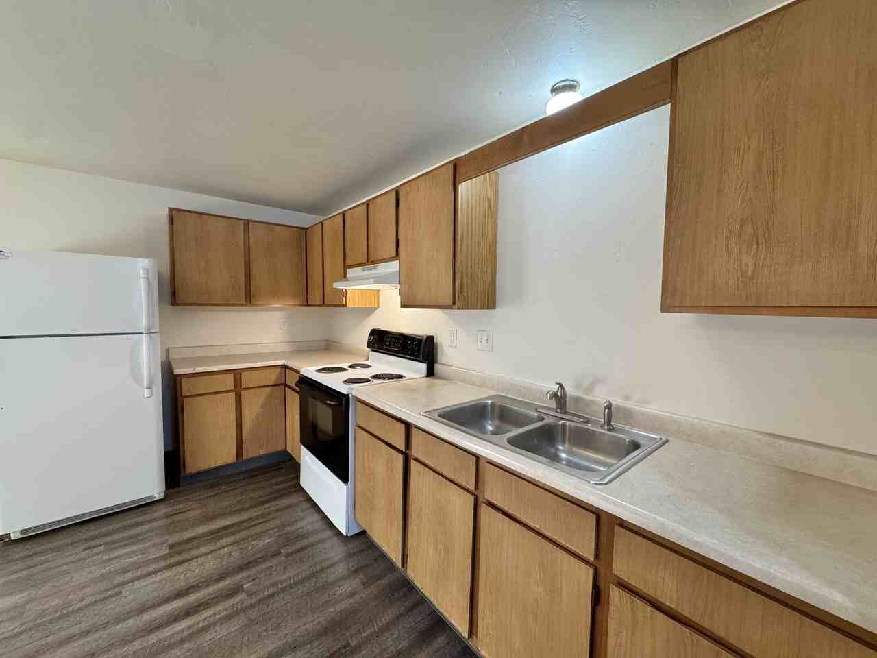 311 Leeland Street - Photo 6 of 19