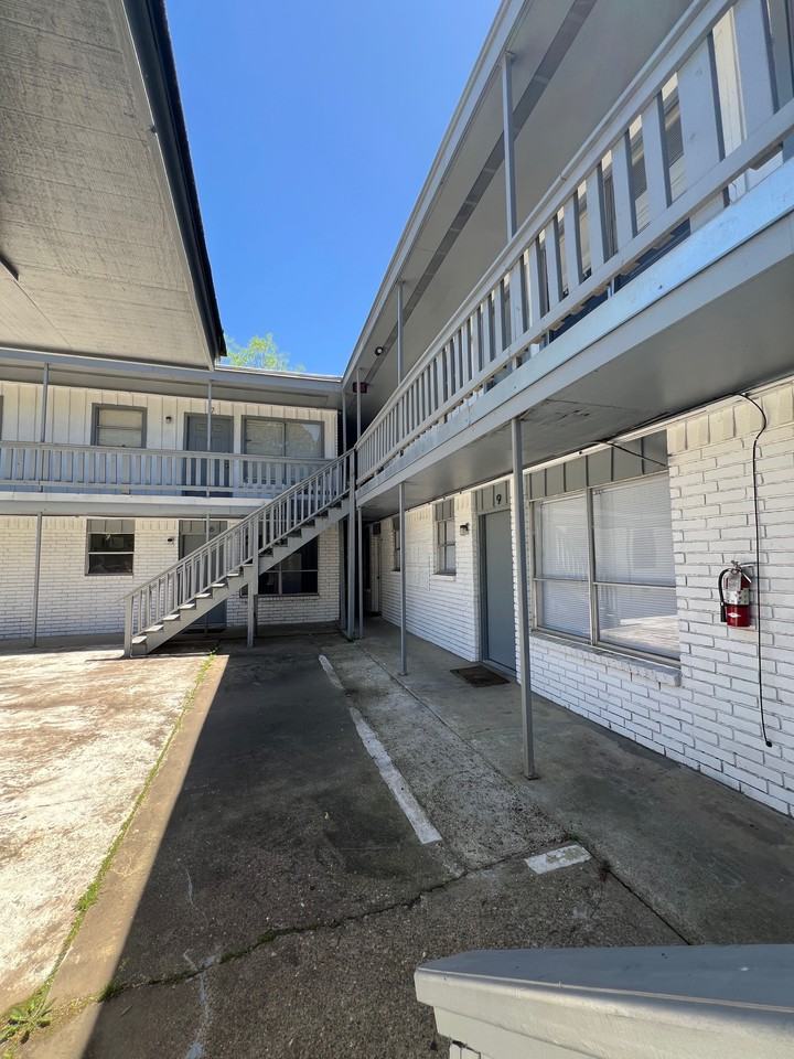 3620 Elizabeth Street - Photo 5 of 22