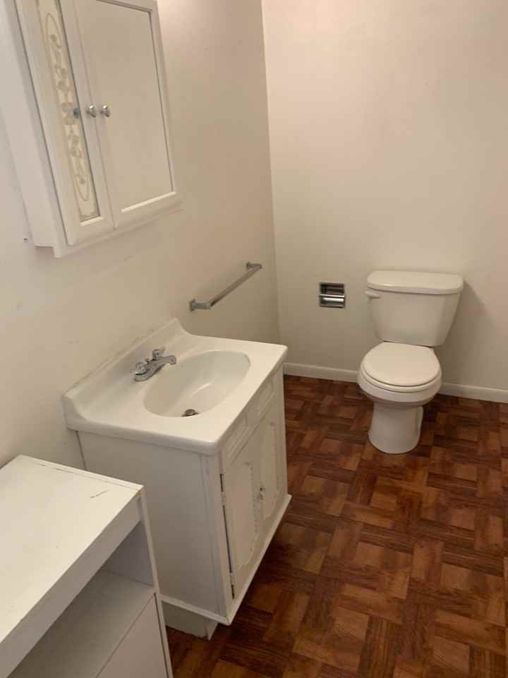 640 College Street - Photo 6 of 15