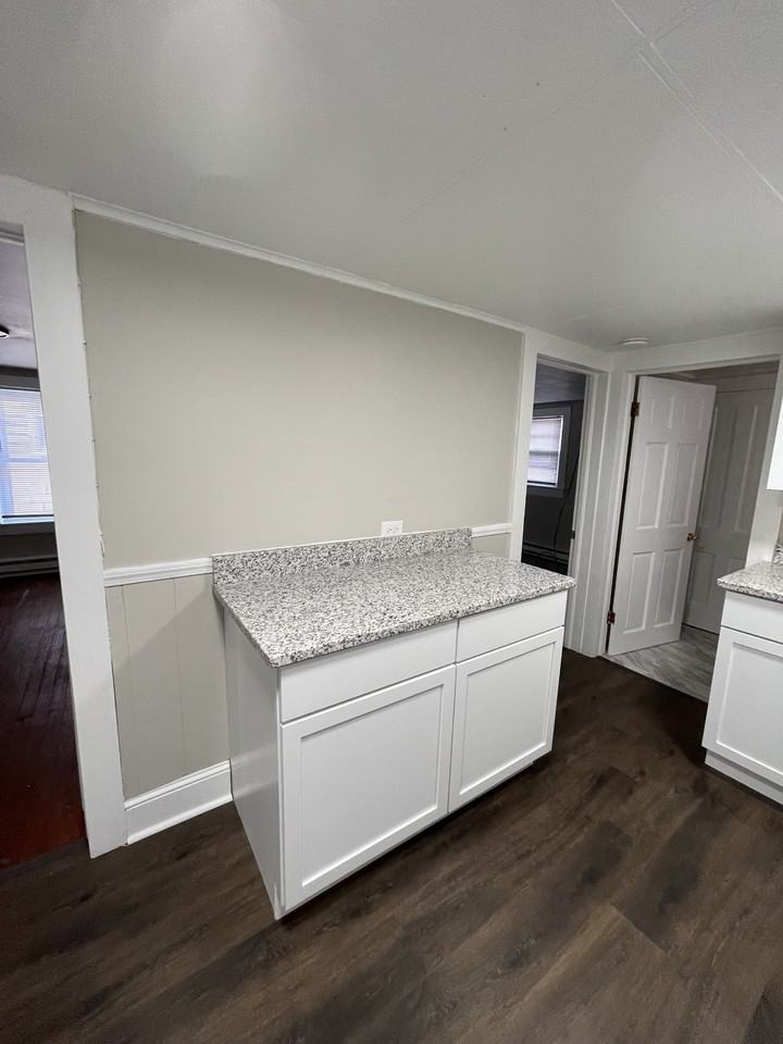 225 Broad Street- Unit B - Photo 4 of 11