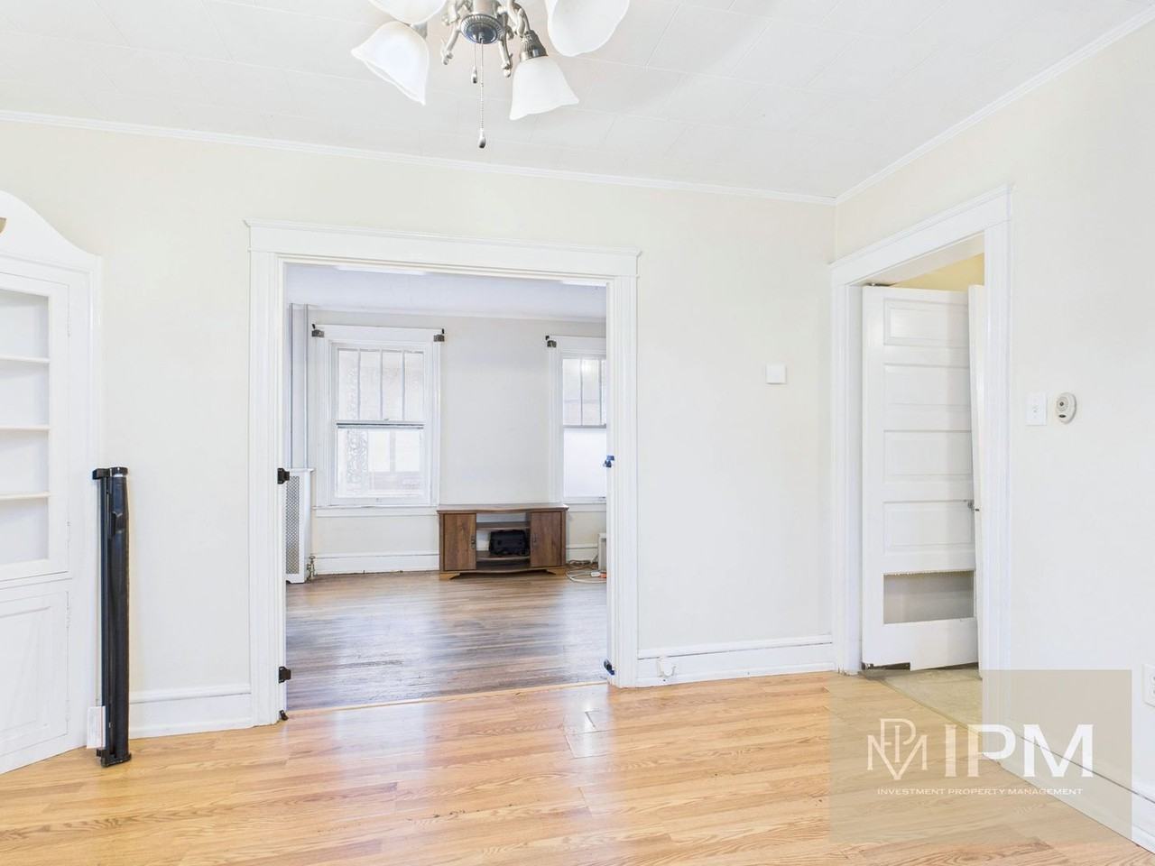 12 S Royal St - Photo 3 of 25