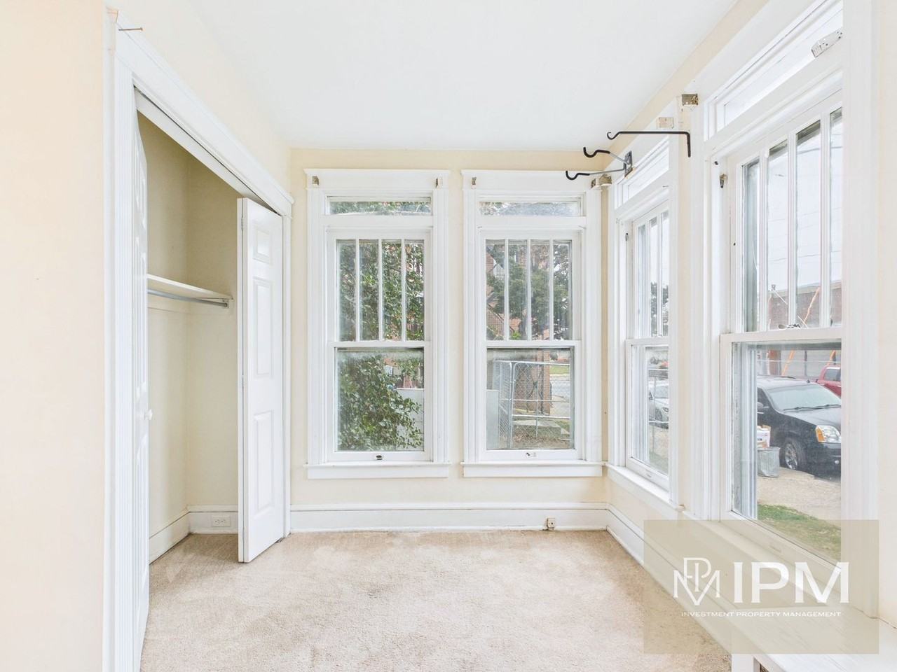 12 S Royal St - Photo 5 of 25