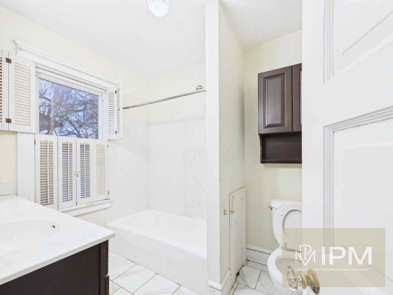 12 S Royal St - Photo 6 of 25