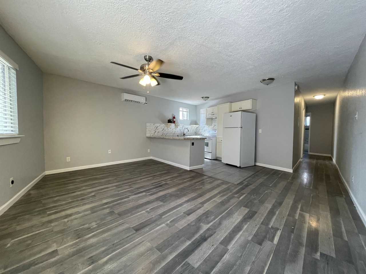 4811 Oakland Street - Photo 6 of 11