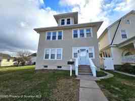 featured image of 852 N Rebecca Ave