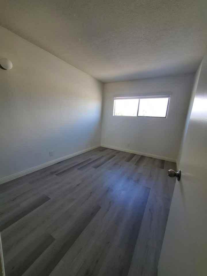 332 Standard - Photo 6 of 10