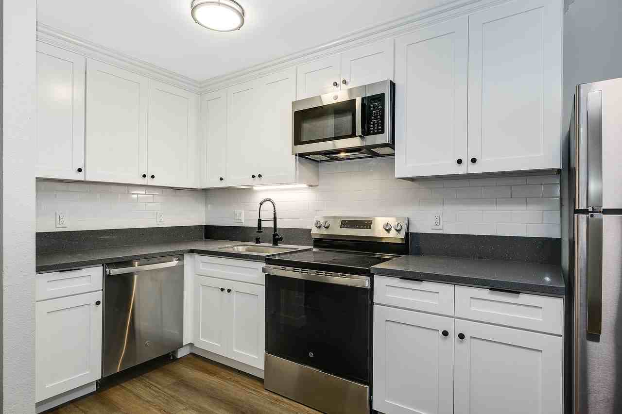 4142 44th Street - Photo 4 of 43