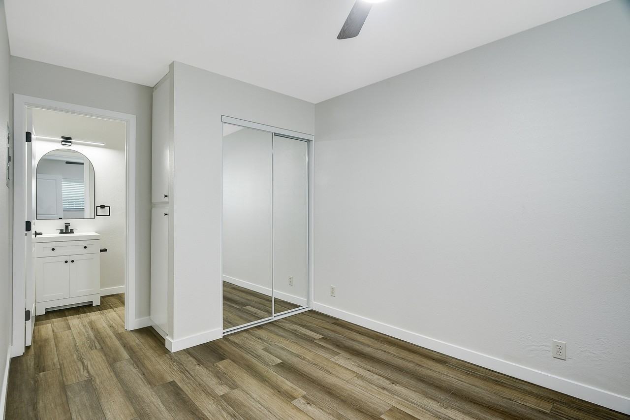 4142 44th Street - Photo 3 of 19