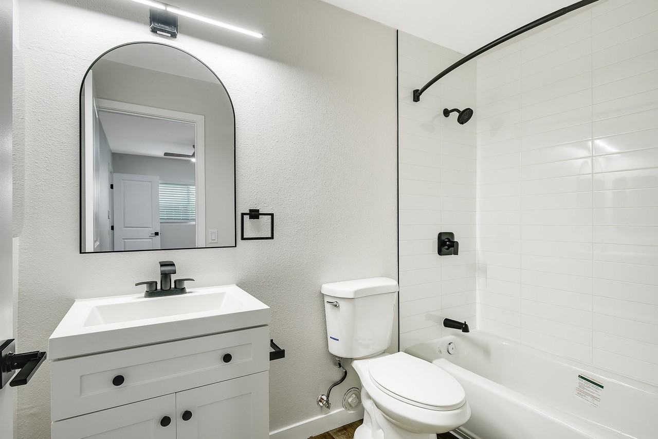 4142 44th Street - Photo 5 of 19