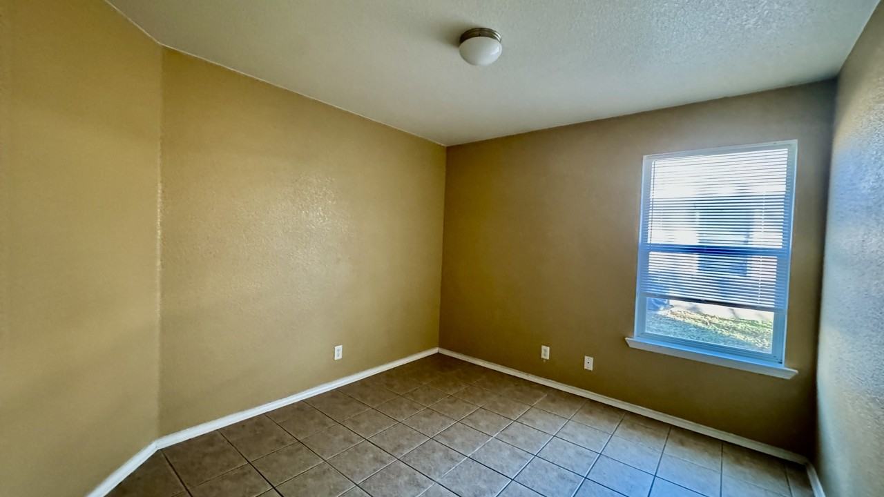 212 Dale Earnhardt Drive - Photo 7 of 12