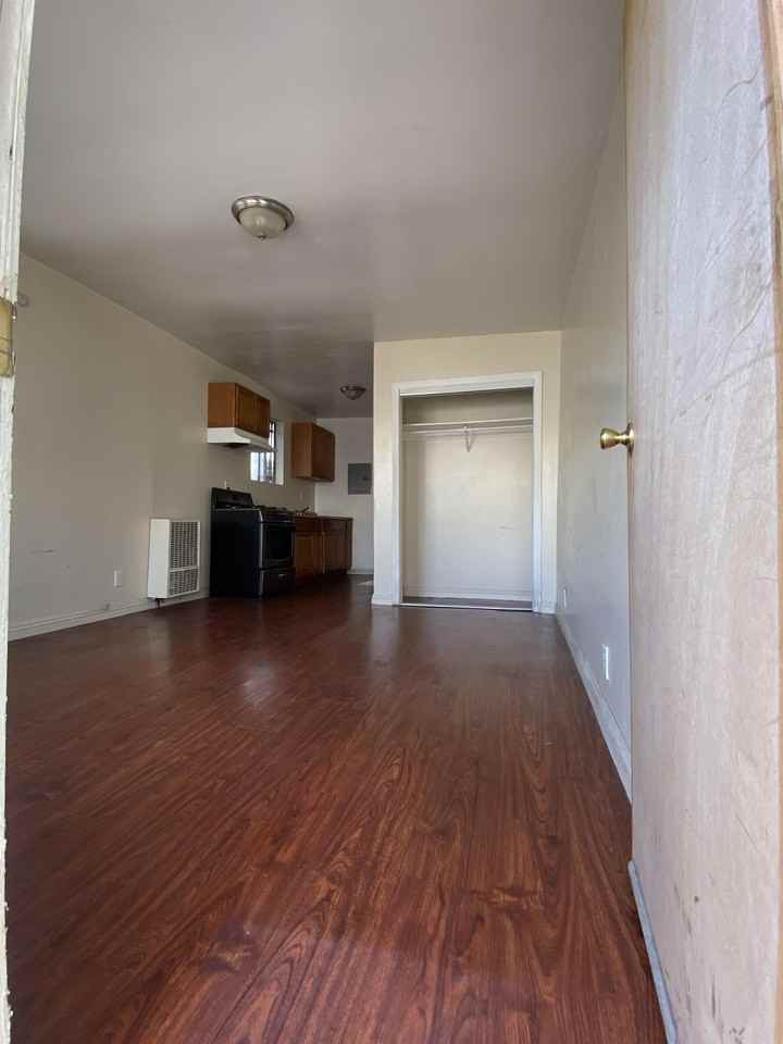 3007-3013 1/2 Sierra St. - Photo 3 of 8