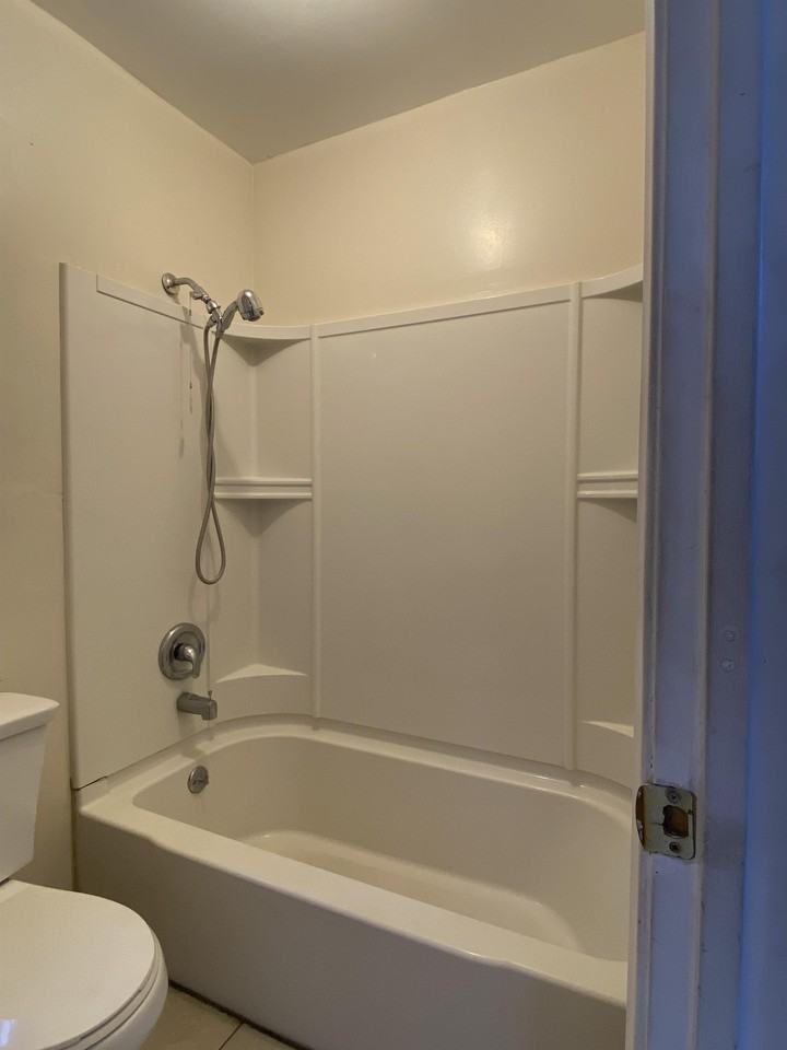 3007-3013 1/2 Sierra St. - Photo 5 of 8