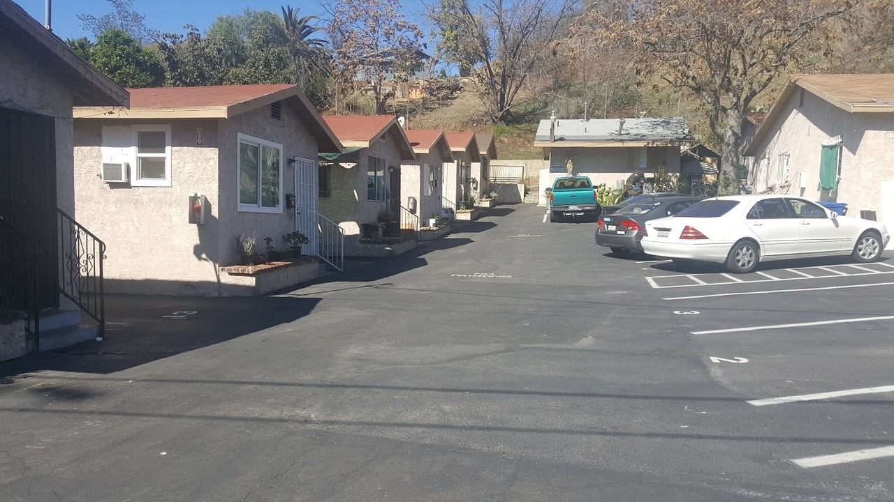 3007-3013 1/2 Sierra St. - Photo 7 of 8