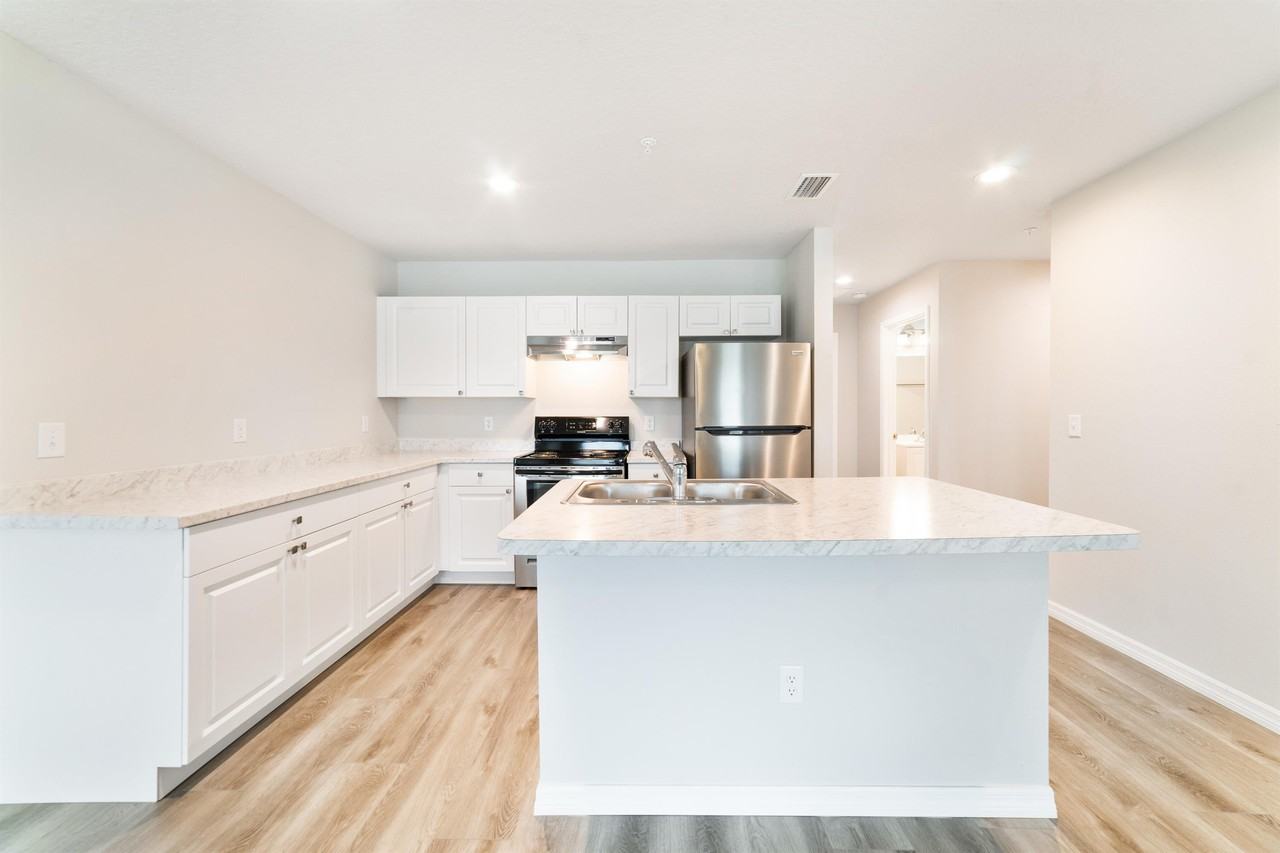 254 Taylor Lane - Photo 3 of 10