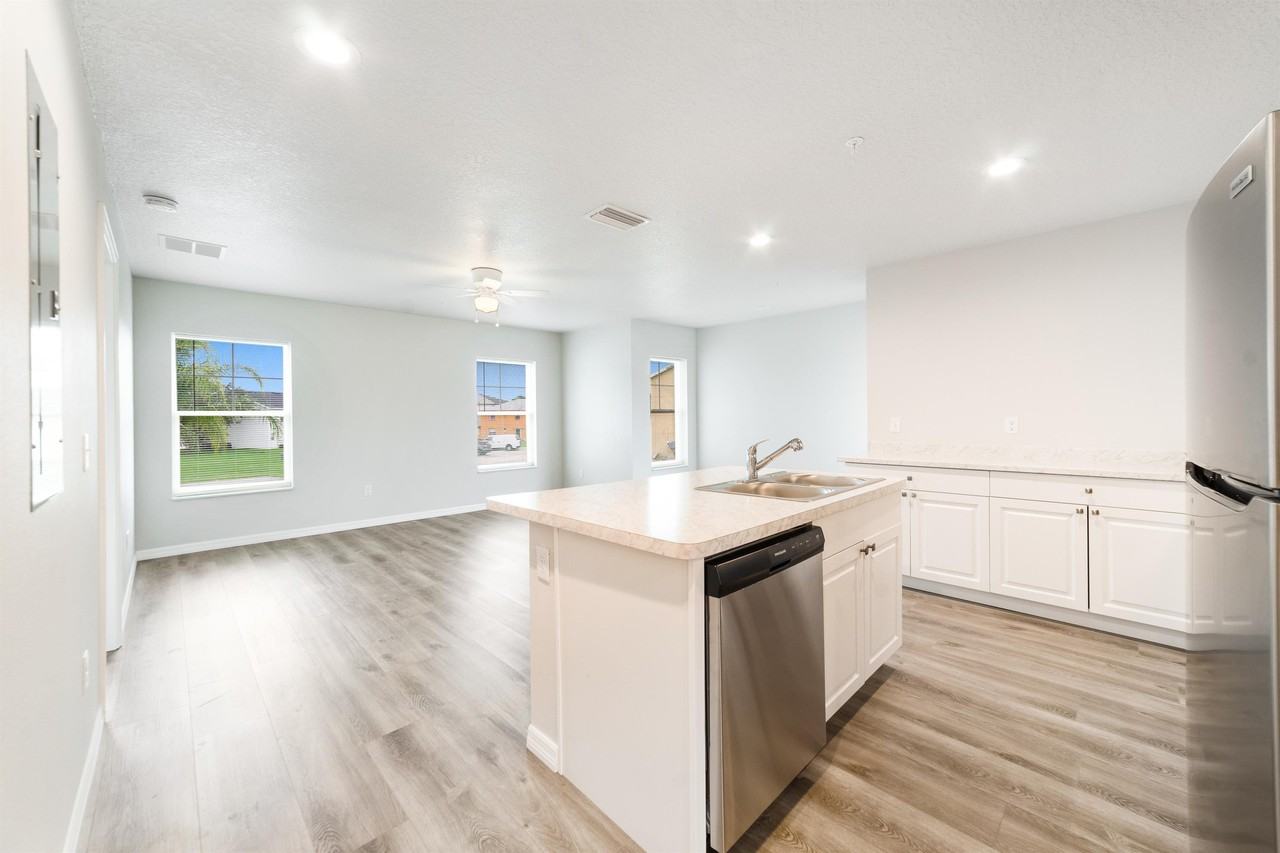 254 Taylor Lane - Photo 4 of 10