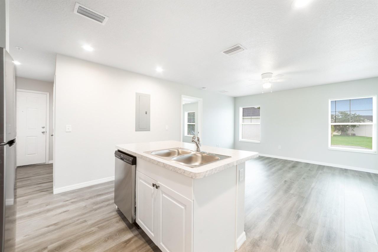 254 Taylor Lane - Photo 7 of 10