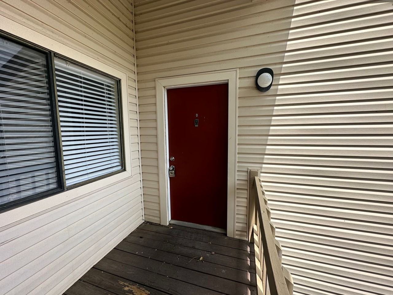 1474 Willow Bend Way - Photo 2 of 10